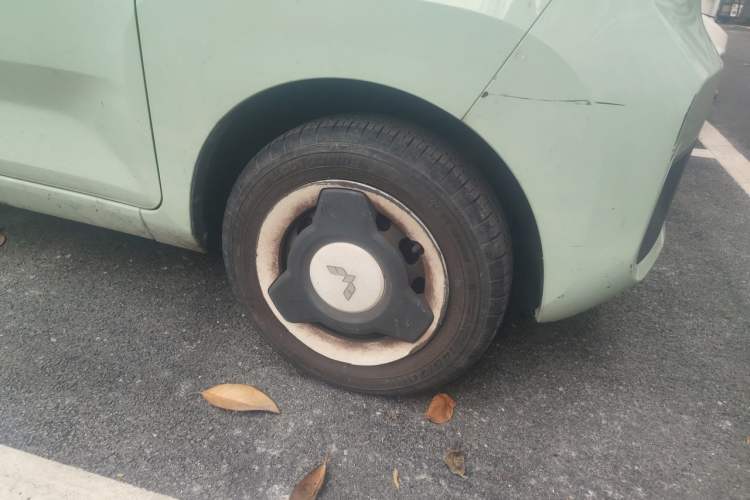 Used Wuling Hongguang MINIEV 2021 Macaron Premium Model – Lithium Iron Phosphate Right Front Wheel Hub