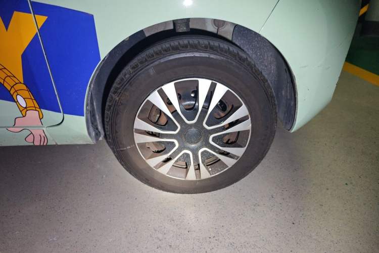 Used Wuling Hongguang MINIEV 2021 Macaron Premium Model – Lithium-NMC Right Front Wheel Hub