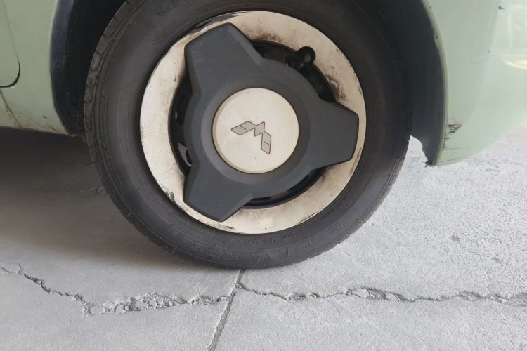 Used Wuling Hongguang MINIEV 2021 Macaron Premium Model – Lithium Iron Phosphate Right Front Wheel Hub