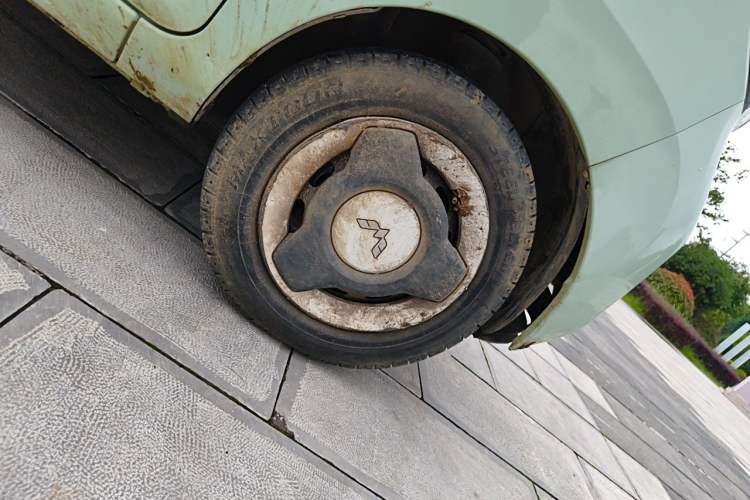 Used Wuling Hongguang MINIEV 2021 Macaron Premium Model – Lithium-NMC Right Front Wheel Hub