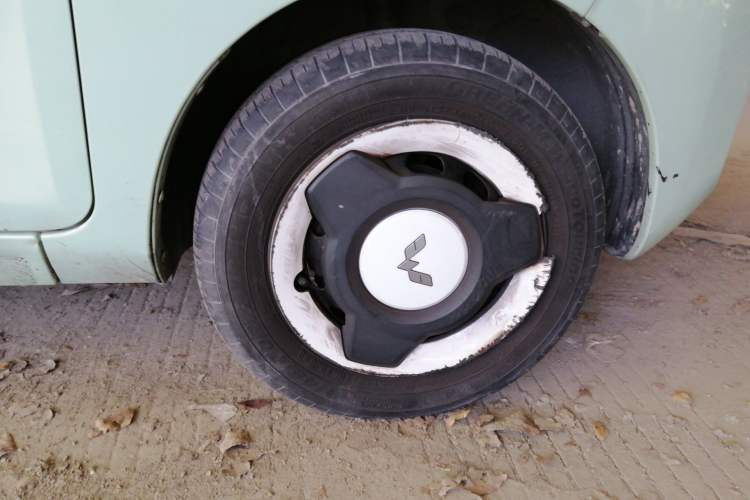 Used Wuling Hongguang MINIEV 2021 Macaron Premium Model – Lithium Iron Phosphate Right Front Wheel Hub