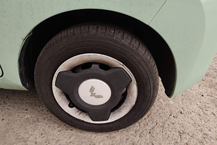 Used Wuling Hongguang MINIEV 2021 Macaron Premium Model – Lithium Iron Phosphate Right Front Wheel Hub