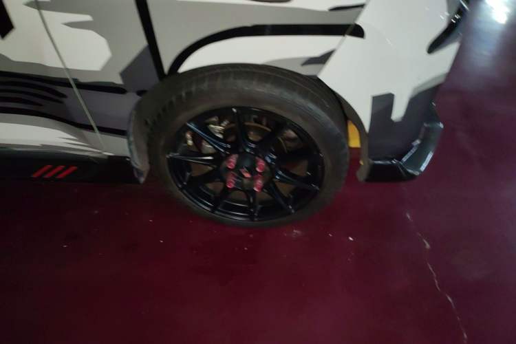 Used Wuling Hongguang MINIEV 2021 Macaron Premium Model – Lithium Iron Phosphate Right Front Wheel Hub