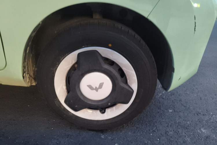 Used Wuling Hongguang MINIEV 2021 Macaron Premium Model – Lithium Iron Phosphate Right Front Wheel Hub