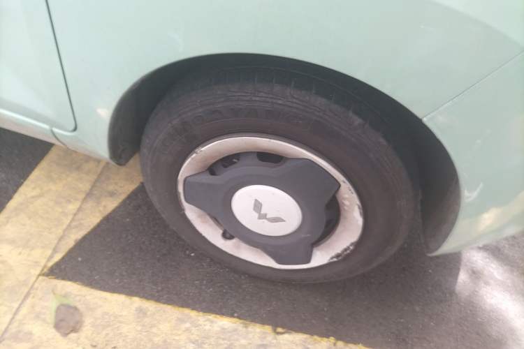 Used Wuling Hongguang MINIEV 2021 Macaron Premium Model – Lithium Iron Phosphate Right Front Wheel Hub