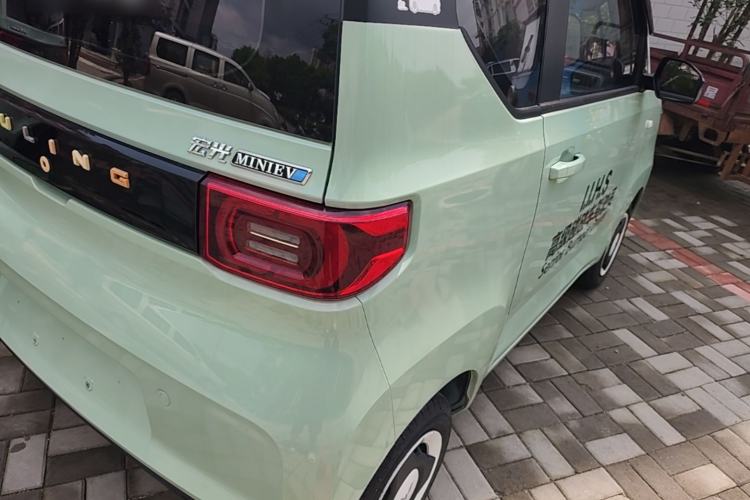 Used Wuling Hongguang MINIEV 2021 Macaron Premium Model – Lithium Iron Phosphate Right Rear Taillight