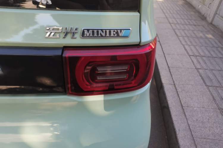 Used Wuling Hongguang MINIEV 2021 Macaron Premium Model – Lithium Iron Phosphate Right Rear Taillight