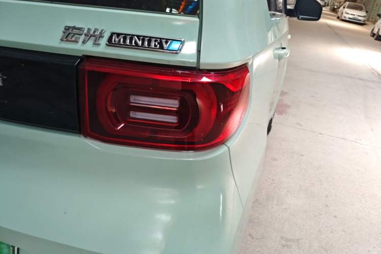 Used Wuling Hongguang MINIEV 2021 Macaron Fashion Model Lithium Iron Phosphate Right Rear Taillight