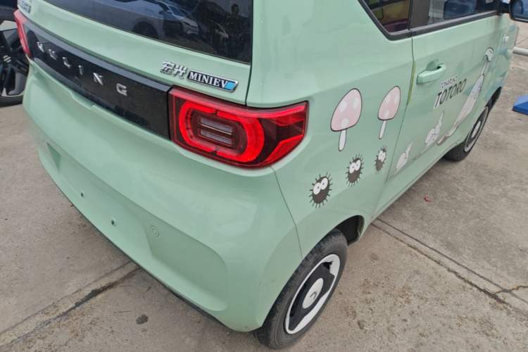Used Wuling Hongguang MINIEV 2021 Macaron Fashion Model Lithium Iron Phosphate Right Rear Taillight