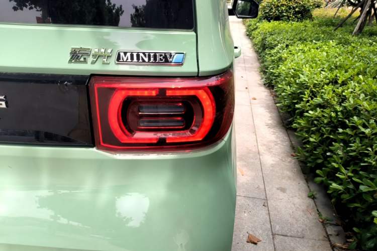 Used Wuling Hongguang MINIEV 2021 Macaron Premium Model – Lithium Iron Phosphate Right Rear Taillight