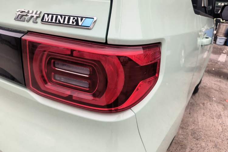 Used Wuling Hongguang MINIEV 2021 Macaron Premium Model – Lithium-NMC Right Rear Taillight