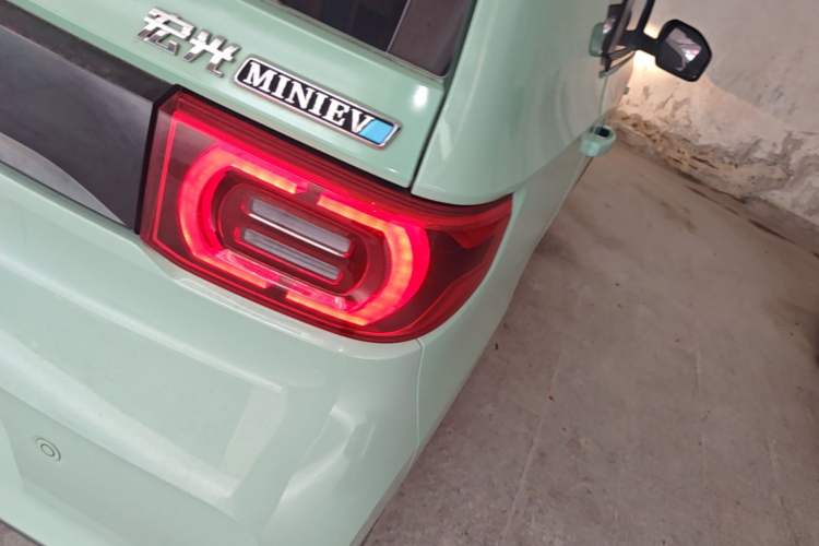 Used Wuling Hongguang MINIEV 2021 Macaron Premium Model – Lithium Iron Phosphate Right Rear Taillight