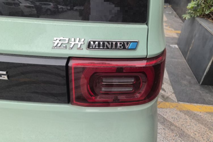 Used Wuling Hongguang MINIEV 2021 Macaron Fashion Model Lithium Iron Phosphate Right Rear Taillight