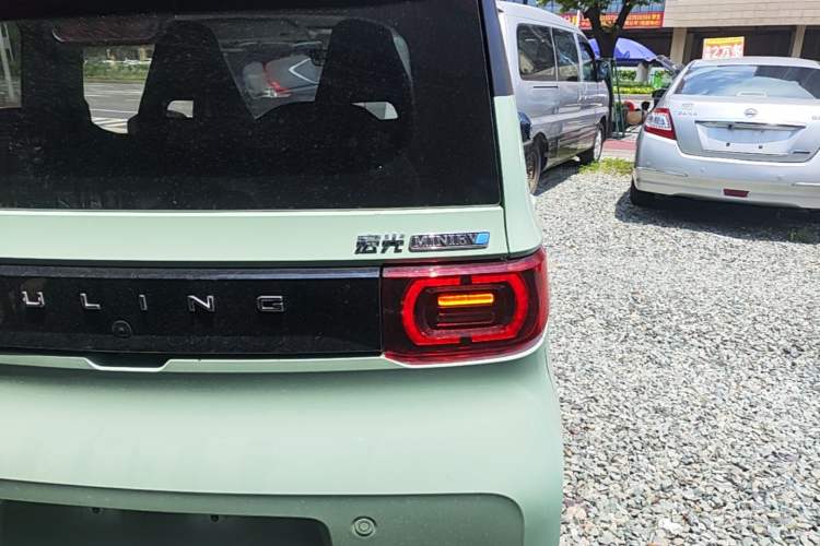 Used Wuling Hongguang MINIEV 2021 Macaron Premium Model – Lithium Iron Phosphate Right Rear Taillight