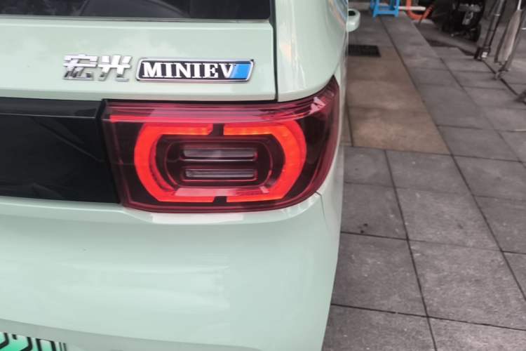 Used Wuling Hongguang MINIEV 2021 Macaron Premium Model – Lithium Iron Phosphate Right Rear Taillight