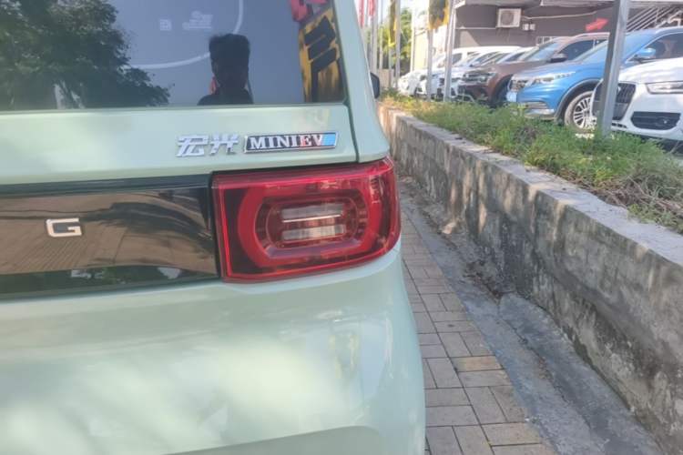 Used Wuling Hongguang MINIEV 2021 Macaron Premium Model – Lithium Iron Phosphate Right Rear Taillight