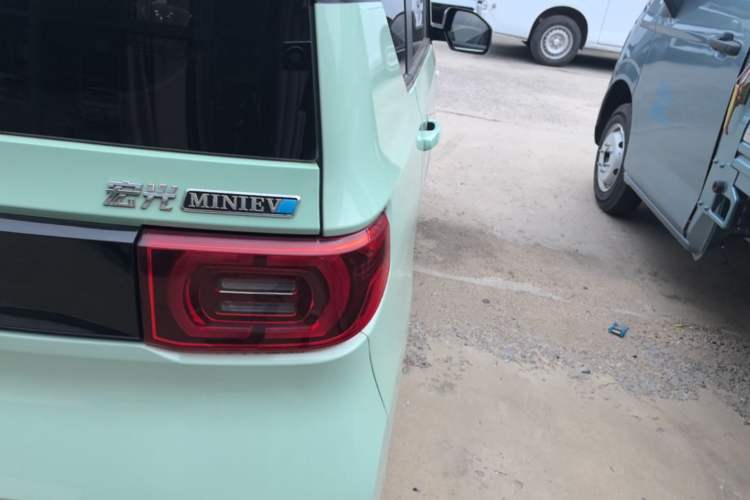 Used Wuling Hongguang MINIEV 2021 Macaron Fashion Model Lithium Iron Phosphate Right Rear Taillight