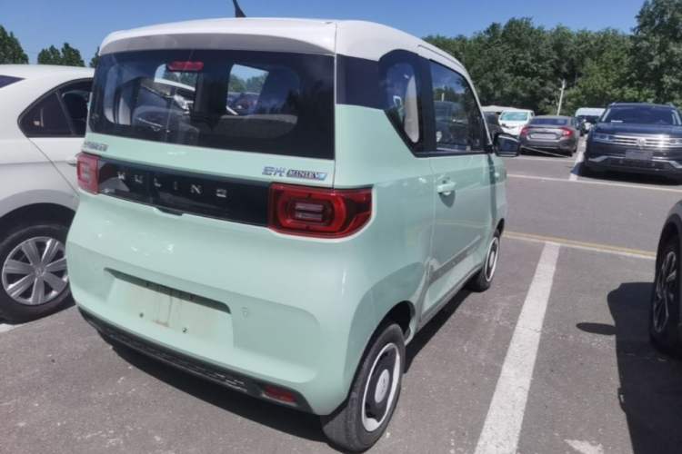 Used Wuling Hongguang MINIEV 2021 Macaron Premium Model – Lithium Iron Phosphate Right Rear Taillight
