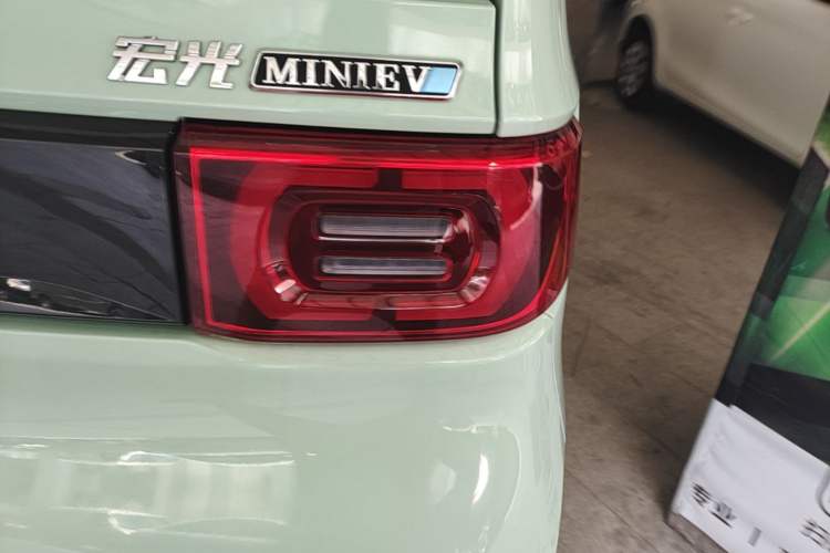 Used Wuling Hongguang MINIEV 2021 Macaron Fashion Model Lithium Iron Phosphate Right Rear Taillight