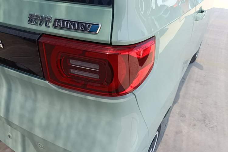 Used Wuling Hongguang MINIEV 2021 Macaron Fashion Model Lithium Iron Phosphate Right Rear Taillight