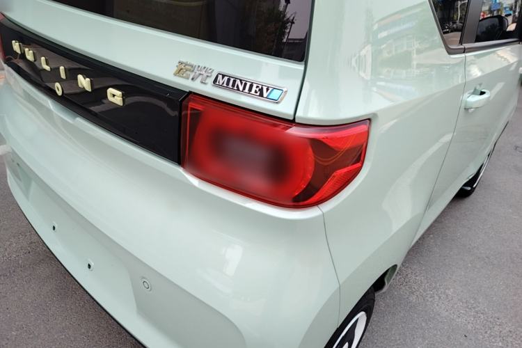 Used Wuling Hongguang MINIEV 2021 Macaron Fashion Edition Lithium-Ion Battery Right Rear Taillight