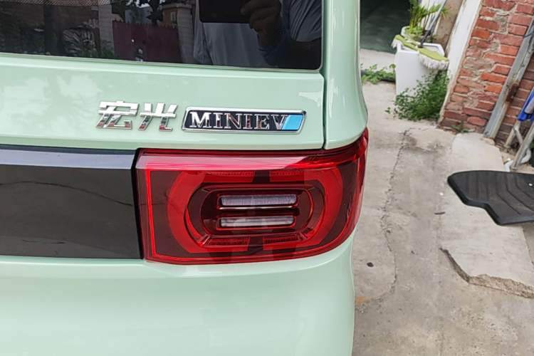 Used Wuling Hongguang MINIEV 2021 Macaron Premium Model – Lithium-NMC Right Rear Taillight
