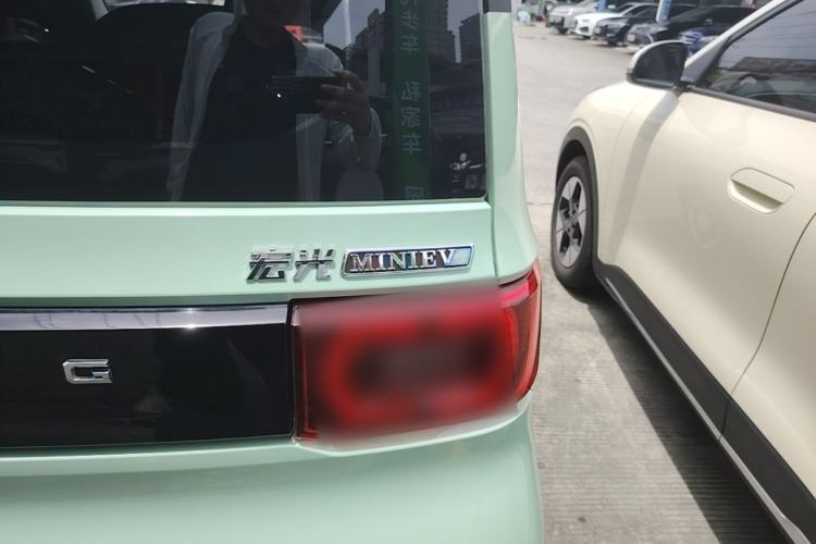 Used Wuling Hongguang MINIEV 2021 Macaron Premium Model – Lithium Iron Phosphate Right Rear Taillight