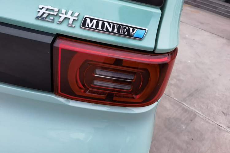 Used Wuling Hongguang MINIEV 2021 Macaron Premium Model – Lithium Iron Phosphate Right Rear Taillight