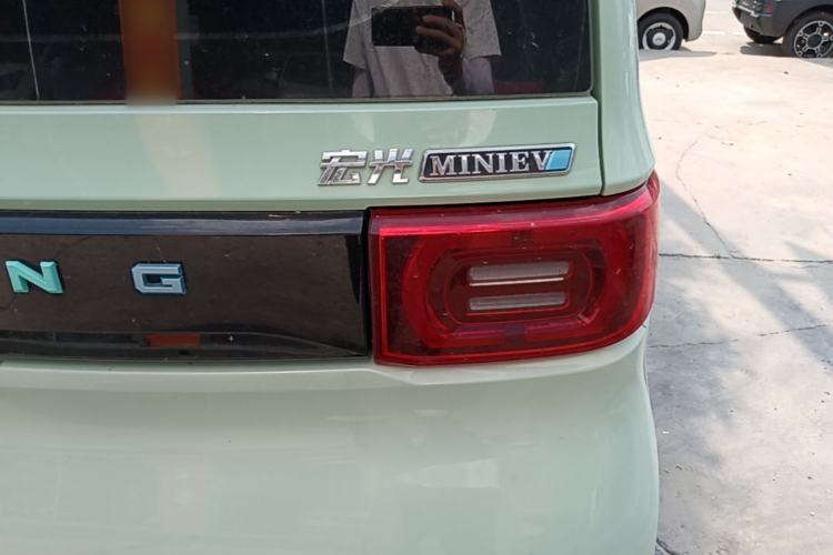 Used Wuling Hongguang MINIEV 2021 Macaron Premium Model – Lithium Iron Phosphate Right Rear Taillight