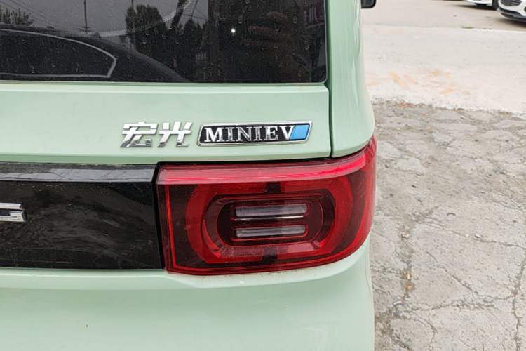 Used Wuling Hongguang MINIEV 2021 Macaron Premium Model – Lithium Iron Phosphate Right Rear Taillight