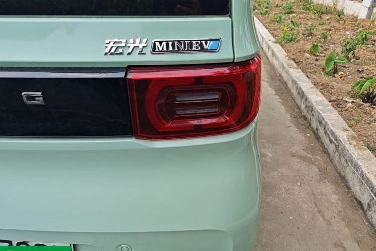 Used Wuling Hongguang MINIEV 2021 Macaron Fashion Edition Lithium-Ion Battery Right Rear Taillight