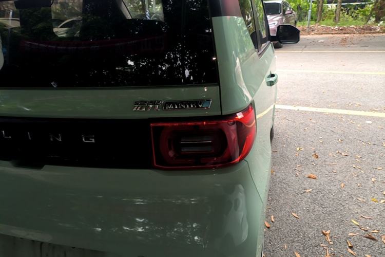 Used Wuling Hongguang MINIEV 2021 Macaron Premium Model – Lithium Iron Phosphate Right Rear Taillight