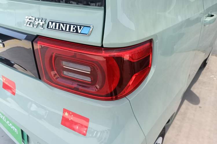 Used Wuling Hongguang MINIEV 2021 Macaron Fashion Model Lithium Iron Phosphate Right Rear Taillight