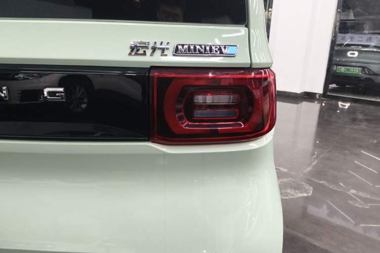 Used Wuling Hongguang MINIEV 2021 Macaron Fashion Model Lithium Iron Phosphate Right Rear Taillight