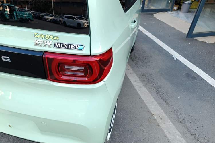 Used Wuling Hongguang MINIEV 2021 Macaron Premium Model – Lithium Iron Phosphate Right Rear Taillight
