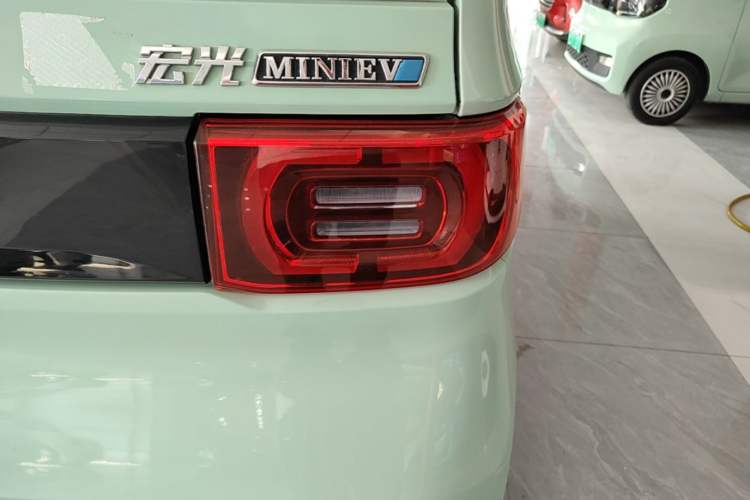 Used Wuling Hongguang MINIEV 2021 Macaron Fashion Model Lithium Iron Phosphate Right Rear Taillight
