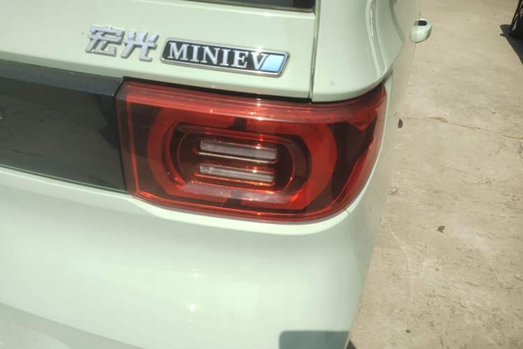 Used Wuling Hongguang MINIEV 2021 Macaron Premium Model – Lithium-NMC Right Rear Taillight
