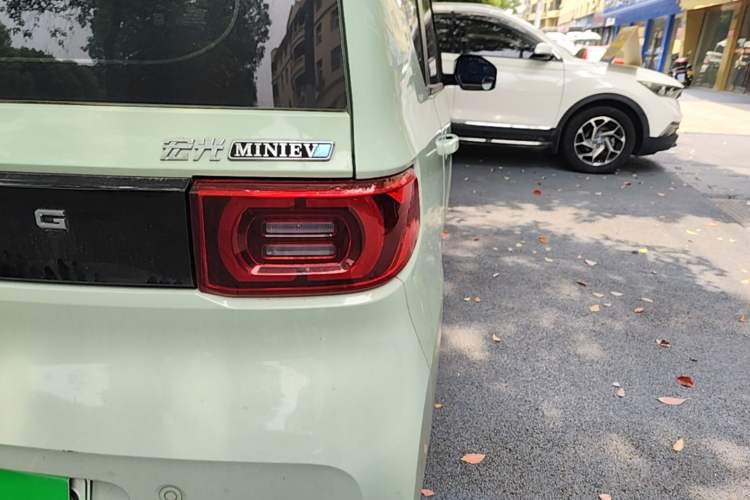 Used Wuling Hongguang MINIEV 2021 Macaron Premium Model – Lithium Iron Phosphate Right Rear Taillight