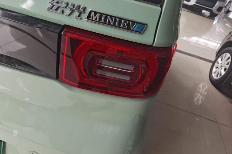 Used Wuling Hongguang MINIEV 2021 Macaron Premium Model – Lithium Iron Phosphate Right Rear Taillight