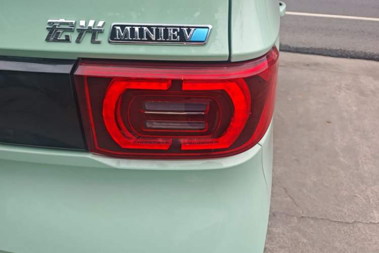 Used Wuling Hongguang MINIEV 2021 Macaron Premium Model – Lithium-NMC Right Rear Taillight