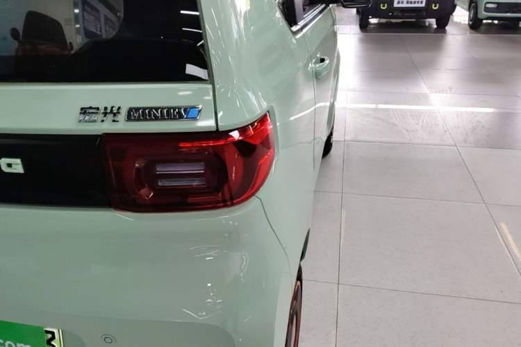 Used Wuling Hongguang MINIEV 2021 Macaron Premium Model – Lithium Iron Phosphate Right Rear Taillight
