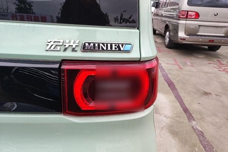 Used Wuling Hongguang MINIEV 2021 Macaron Sandwich Model 120 km Lithium Iron Phosphate Right Rear Taillight
