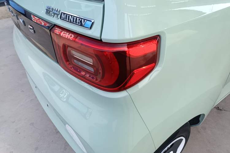 Used Wuling Hongguang MINIEV 2021 Macaron Fashion Model Lithium Iron Phosphate Right Rear Taillight