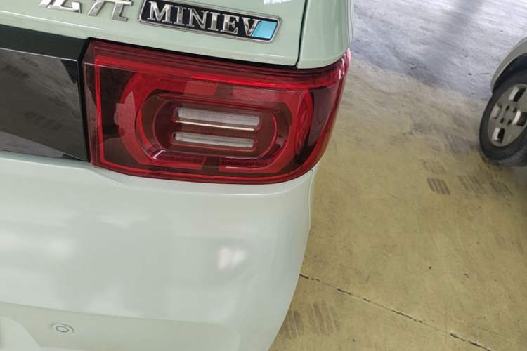 Used Wuling Hongguang MINIEV 2021 Macaron Premium Model – Lithium-NMC Right Rear Taillight
