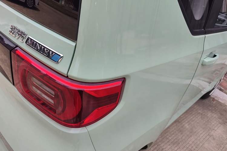 Used Wuling Hongguang MINIEV 2021 Macaron Premium Model – Lithium Iron Phosphate Right Rear Taillight