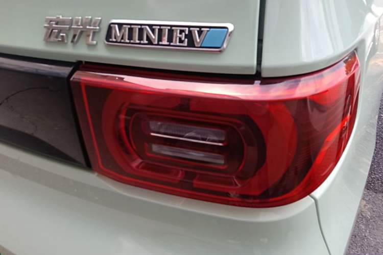 Used Wuling Hongguang MINIEV 2021 Macaron Fashion Model Lithium Iron Phosphate Right Rear Taillight