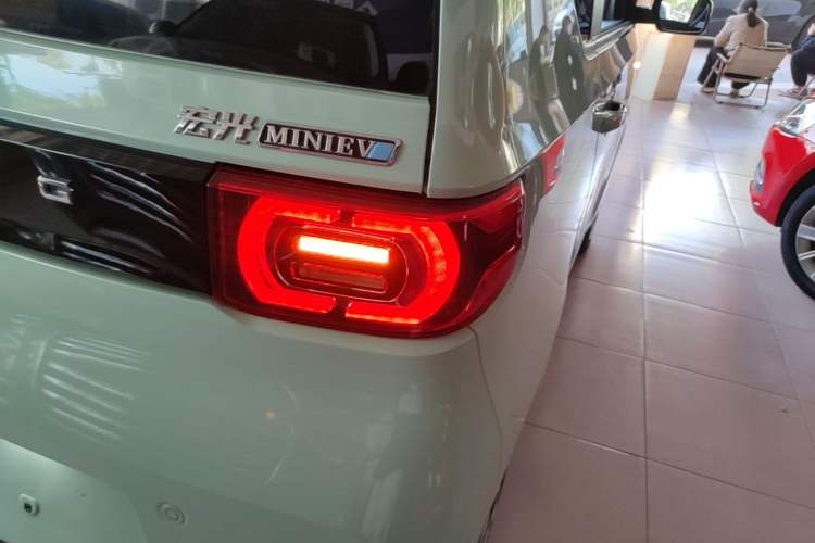 Used Wuling Hongguang MINIEV 2021 Macaron Premium Model – Lithium Iron Phosphate Right Rear Taillight
