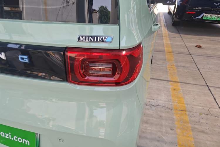 Used Wuling Hongguang MINIEV 2021 Macaron Premium Model – Lithium Iron Phosphate Right Rear Taillight