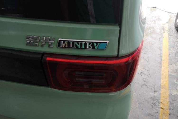 Used Wuling Hongguang MINIEV 2021 Macaron Premium Model – Lithium Iron Phosphate Right Rear Taillight