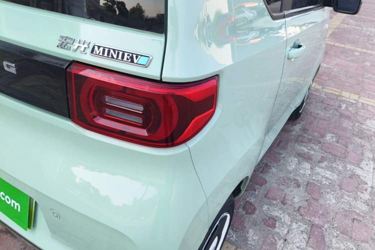 Used Wuling Hongguang MINIEV 2021 Macaron Premium Model – Lithium Iron Phosphate Right Rear Taillight